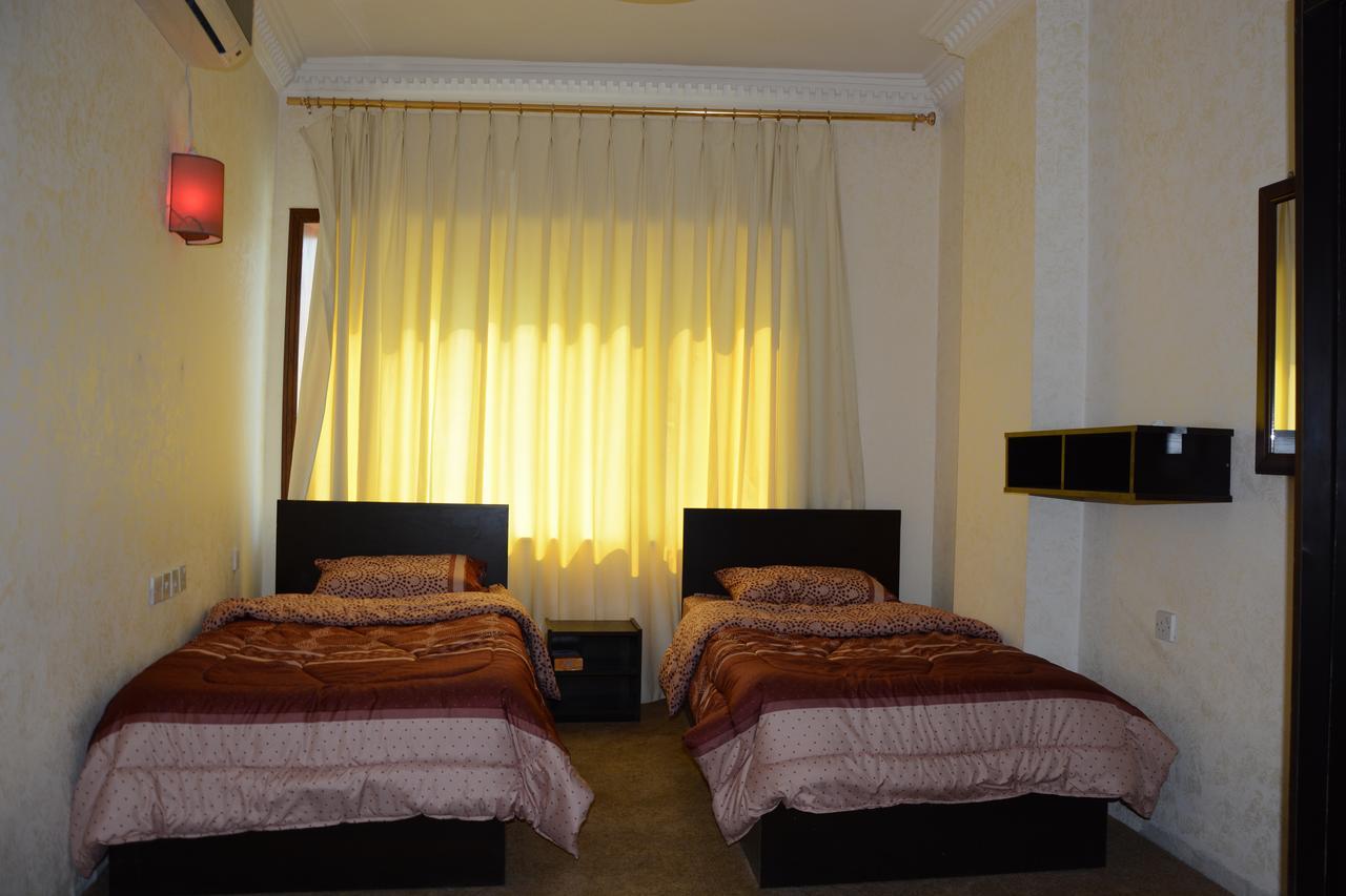 Teeba Palace Hotel Suites Amman Buitenkant foto