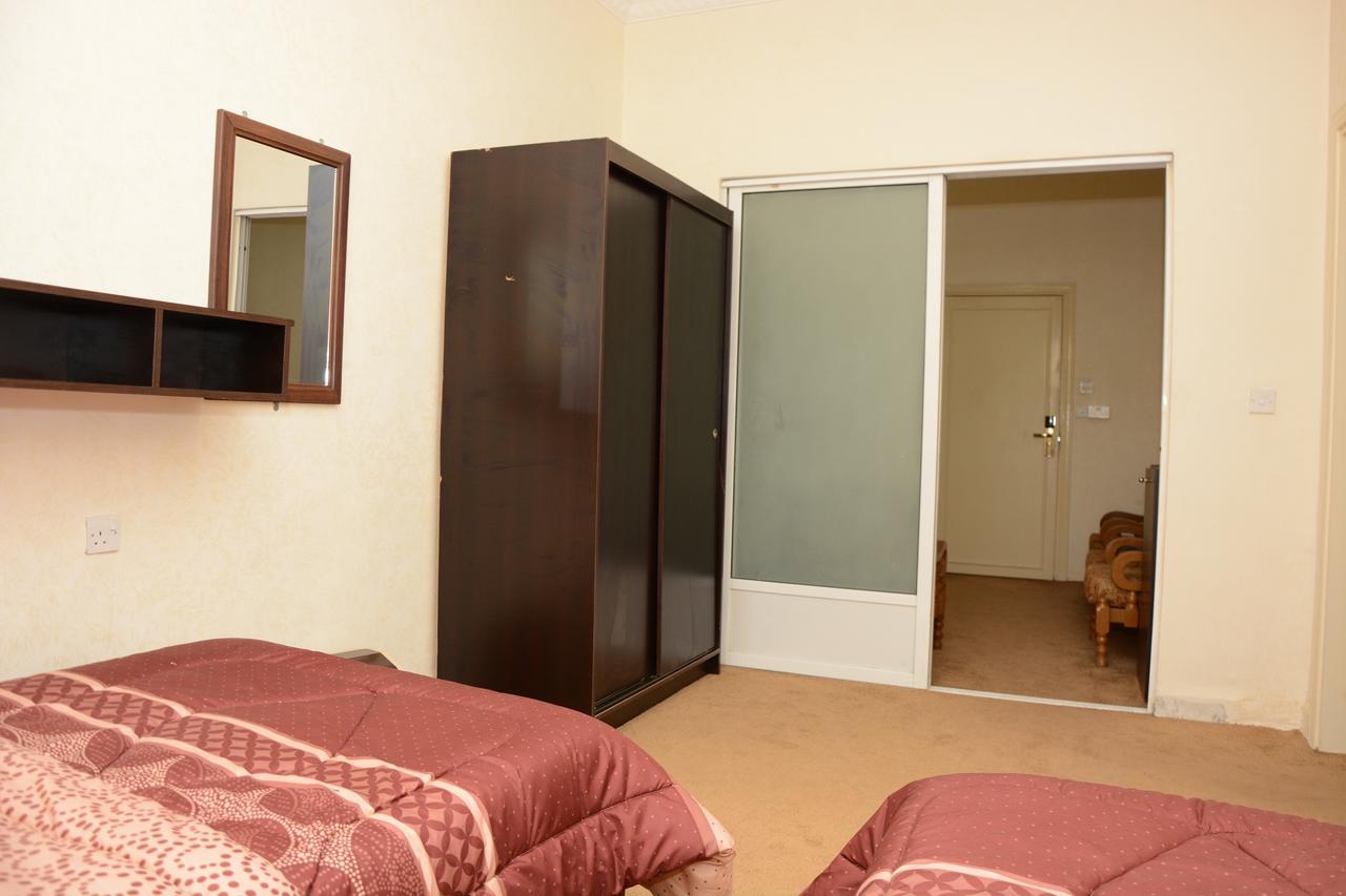 Teeba Palace Hotel Suites Amman Buitenkant foto