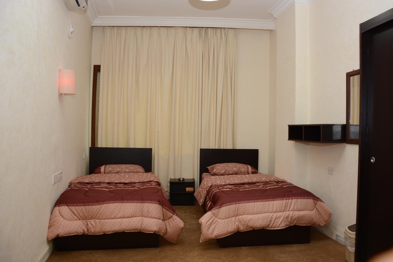 Teeba Palace Hotel Suites Amman Buitenkant foto