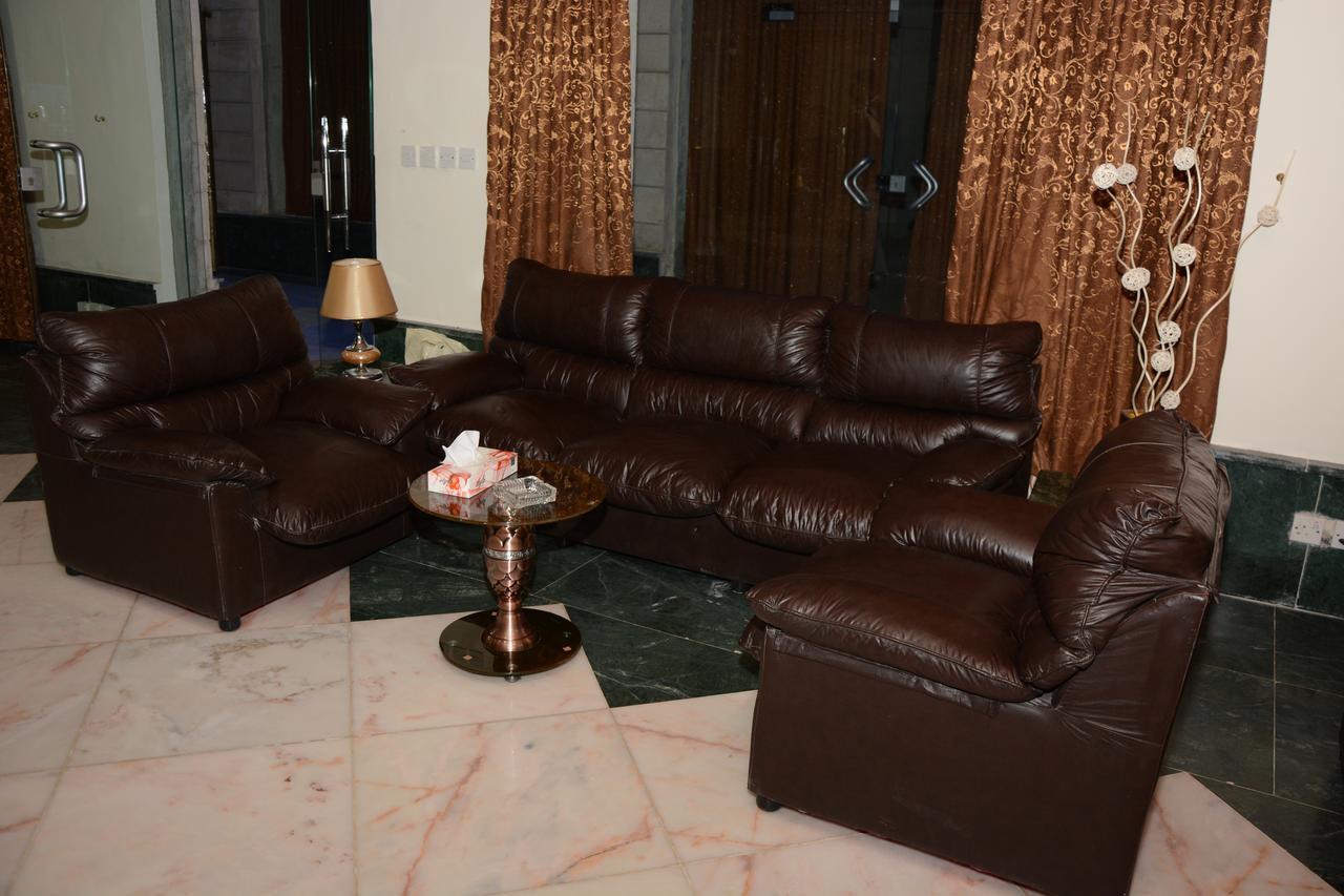 Teeba Palace Hotel Suites Amman Buitenkant foto