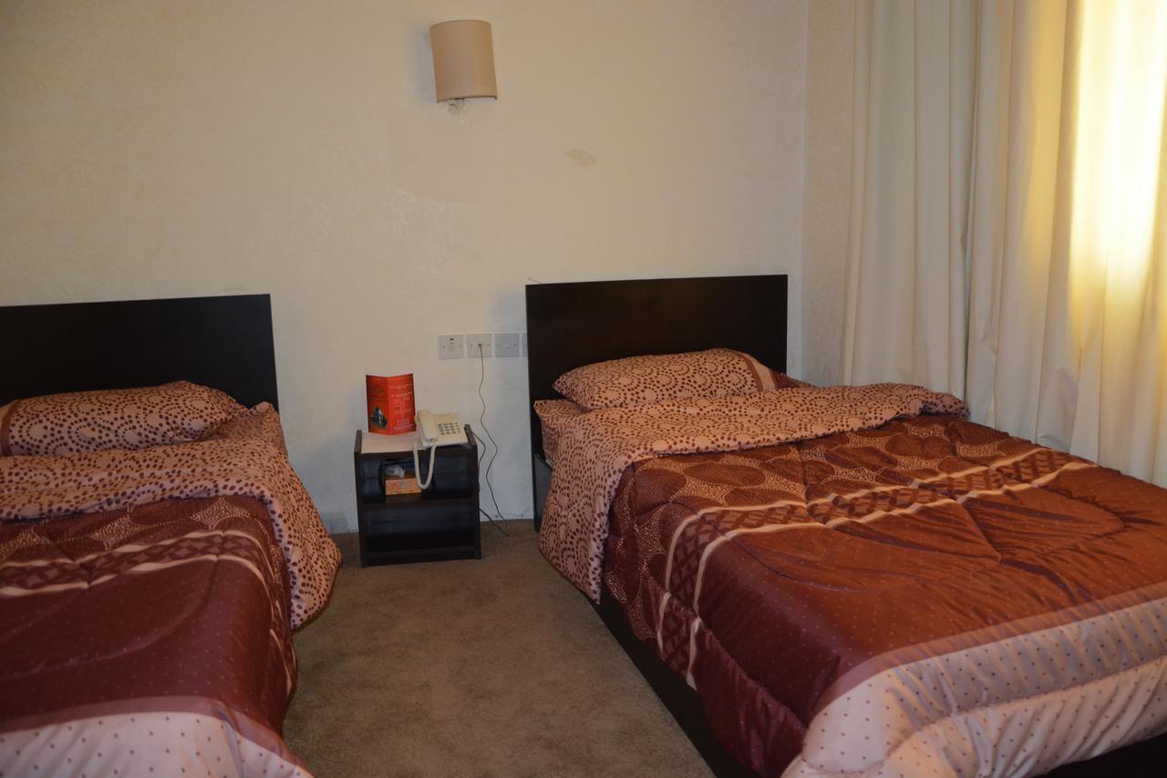 Teeba Palace Hotel Suites Amman Buitenkant foto