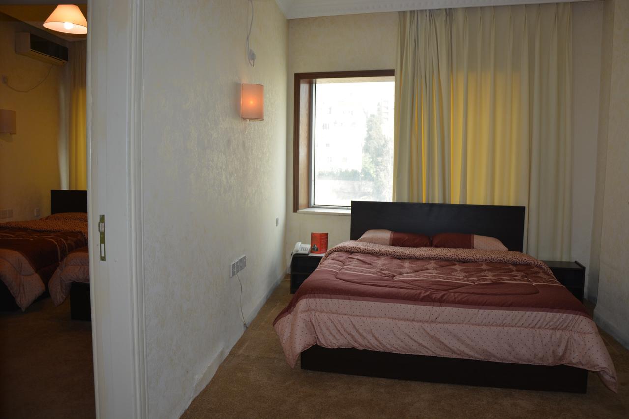 Teeba Palace Hotel Suites Amman Buitenkant foto
