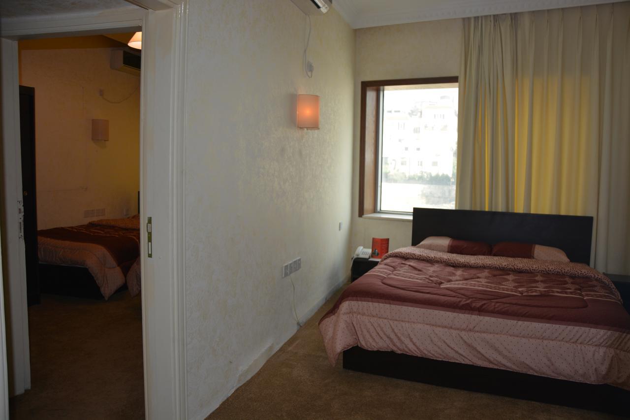 Teeba Palace Hotel Suites Amman Buitenkant foto