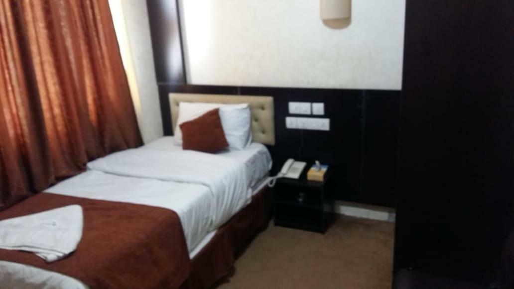 Teeba Palace Hotel Suites Amman Buitenkant foto